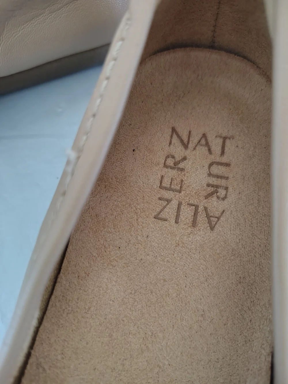 Naturalizer Nude Beige Leather Ballet Flats - Size 8.5M